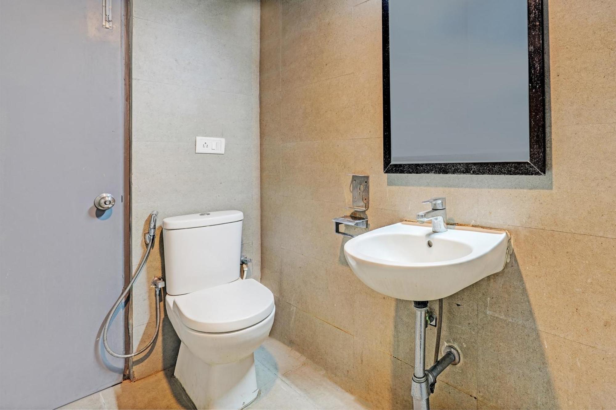 Super Townhouse Ramamurthy Nagar Formerly Navya International Bengalúr Exteriér fotografie